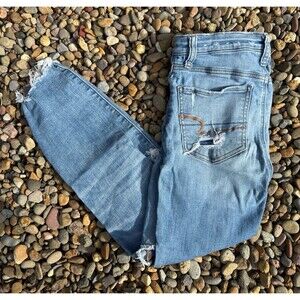 Womens American Eagle Light Wash Distressed Jeans - Size 2 Regular